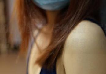 ROSI的原创图，嫩学妹制服竟然有种说不出口的魔力！我也想穿试试。