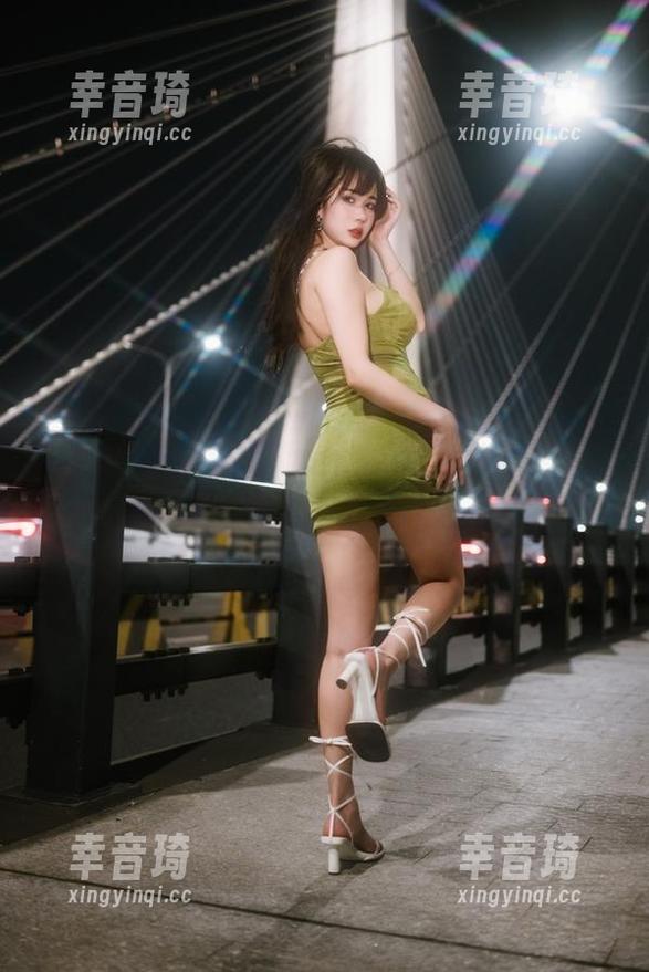Tina很妖孽呀的新冒险：无圣光主题的吧台喵女作品