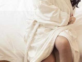 TouTiao头条女神 – 鱼宝宝的写真，纯白到我都快看不清衣服是什么颜色—太好了还是太了？