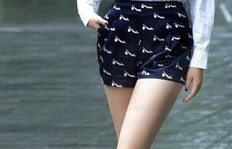 TuiGirl推女郎 – 试图冷静看安沛蕾的白衬衫私拍，结果……失败了。