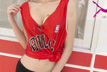 UGirls尤果网 – 讨论一下：这些礼服是要怎样的场合才能配得上乔依琳的风格！
