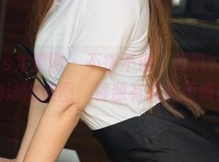 UGirls尤果网 – 不得不说，禅叽zankii的泳池美图，资源有点扎眼哦！