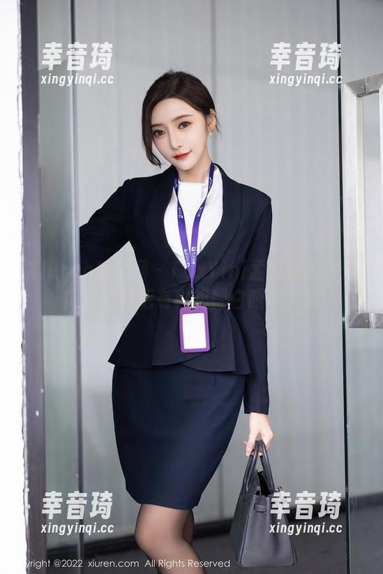 Xiuren秀人网 - FoxYini孟狐狸黑白合集：看完后有种想翻白眼的冲动