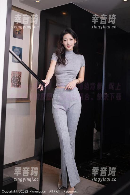Xiuren秀人网-大美媚京 Xiuren秀人网 - 迷人的海边背景,配上大美媚京的原图,洗脑的组合。快来下载试试!