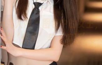 Xiuren秀人网 – 图包中的女王，蛋蛋宝的‘优雅’与‘疯狂’。