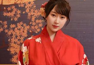 Xiuren秀人网 – 免费来翻金妍兮的礼服图册，看看如何穿出个性又不失优雅。