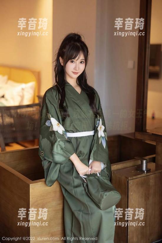 Xiuren秀人网 - 这就是金纯一的女王气场！一组最新套图，无法抗拒。
