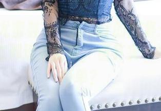 YouMi尤蜜荟 – 玥儿玥er的图集：姐姐的每个姿态都透着随意，但其实…好像也不简单？
