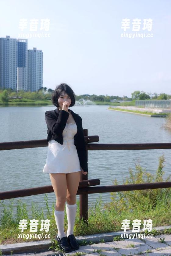 Zia(지아)的最新尝试——图集中的套装，让我想起小时候的玩偶。