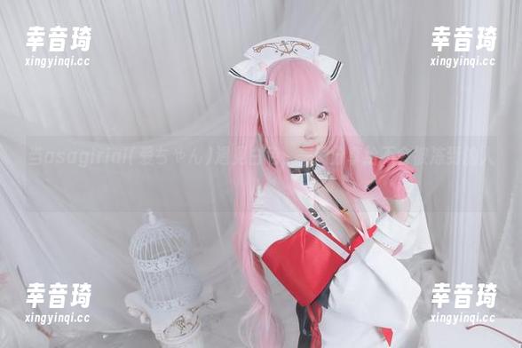 当asagiriai(爱ちゃん)遇见白色，美图分享给不会被冻到的人！