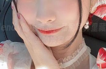 当Wendy遇上毛衣，私房写真里藏着温柔的冷空气