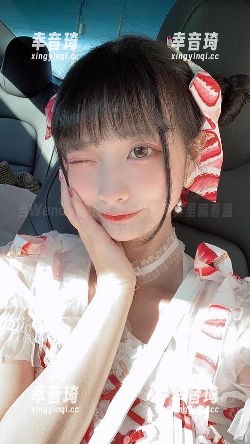 当Wendy遇上毛衣，私房写真里藏着温柔的冷空气