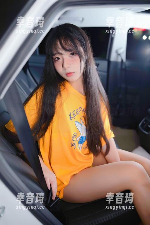 呜呜，被yuuhui玉汇的初音黑兔套图吸引，这种风格还是蛮有趣的，想知道有没有更多花式！
