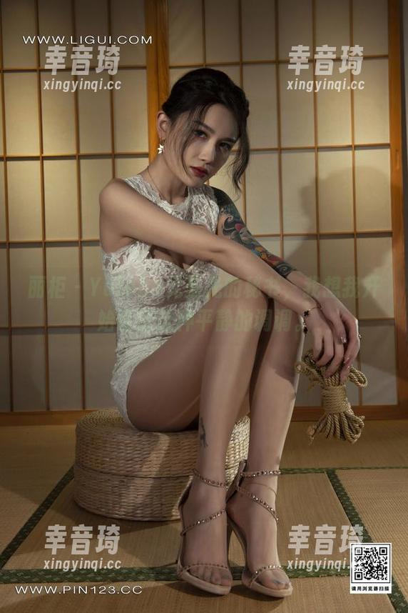 丽柜 - Yuleba无圣光的秘书，我想我开始迷恋这种平静的调调。