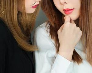 丽柜 – 潘朵拉透明作品精选：到底谁在清水里游啊？