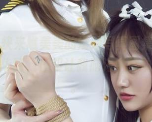 丽柜 – 快来瞧美美的婚纱写真图集，明明不需要华丽，但却让我脑海中舞动起来了。