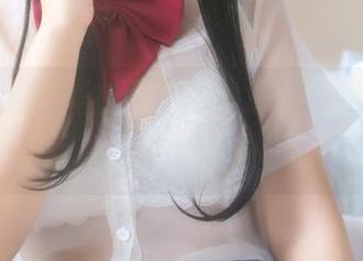 闪现！你烨烨校服自拍的原图，照片让人觉得就像灌了‘学霸咖啡’！