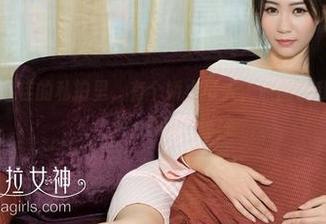 克拉女神 – 吕佳的私拍里，有个娇小可人，原图让我停留…微微颤动