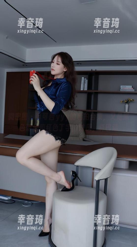 微密圈 - 可可西yyy的私拍合集，又是黑色蕾丝和红色丁字，讨厌，真巴适