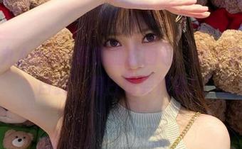 大肉丸Amiee最新睡衣图包，穿上它放飞自我，周日也要精致！