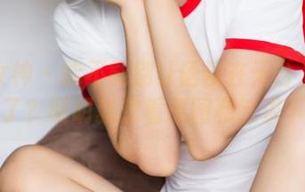 头条女神 – 能不能别让语溪在天台上打广告了？明明就想看原图和乞求下载