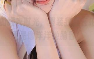 如月灰的睡衣时光，假装我是在拍cos而不是懒洋洋地躺着！