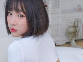 姜仁卿(강인경)的泳池图–看这水蓝色让人想跳进去！