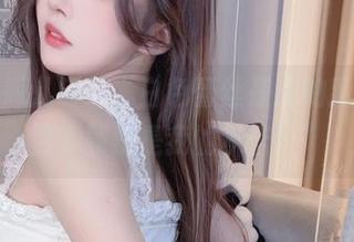 小小奶瓶儿曰：“白色蕾丝是我的新宠，免费下载就是我的承诺！”