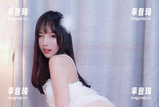 小小奶瓶儿 私拍再升级,小小奶瓶儿用白开水毛衣给了我们一个自我宽容的新视角!