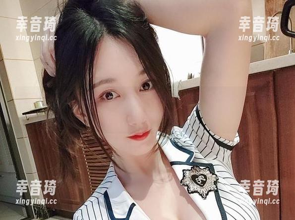 微密圈 - 看小玉吃果冻运动，真的有没有可能就这样瘫在床上看图片？