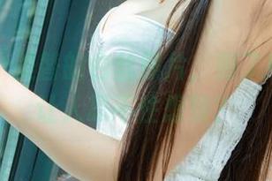 尤果网 – 美替的白丝照片，服了！这也能让人忍不住想赞？