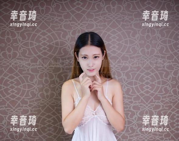 尤物馆 - 校服也能这么上天，孟狐狸FoxYini的定制写真让我惊掉下巴