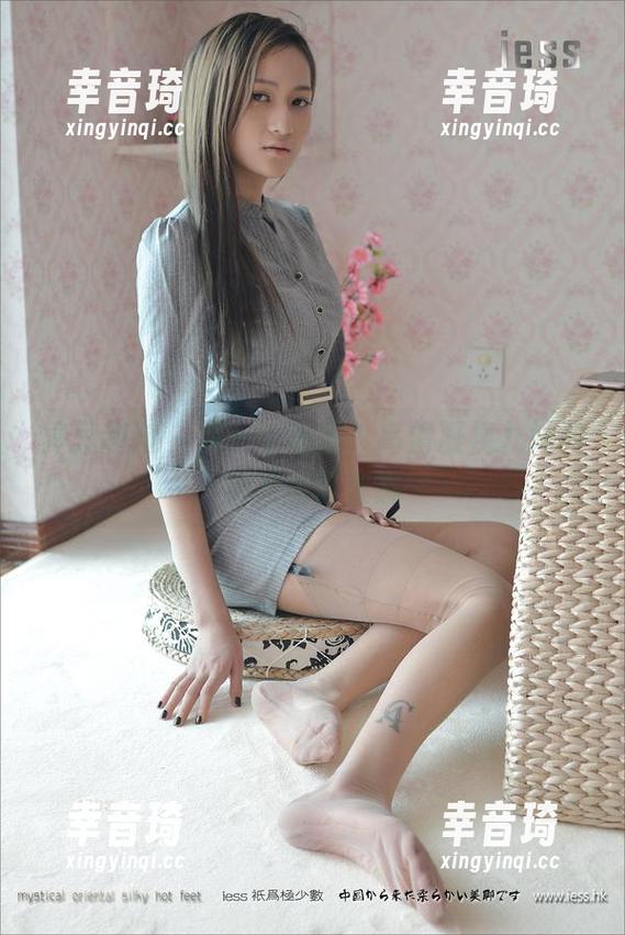 异思趣向 - 找一个地方，高清凝视九妹的淡妆甜甜姿态