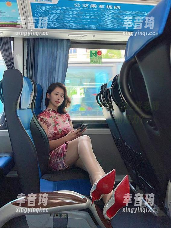 张老师 微密圈 - 是不是只有我觉得2022张老师的写真有种‘默默吸引’的魔力?