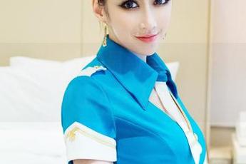 推女郎 – 赵惟依的最新美图，丝袜穿搭简单却让人想入非非。