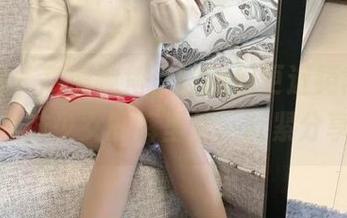 微密圈 – 高清视角，让我们更近距离欣赏提袜少女的裤里丝，赶紧分享