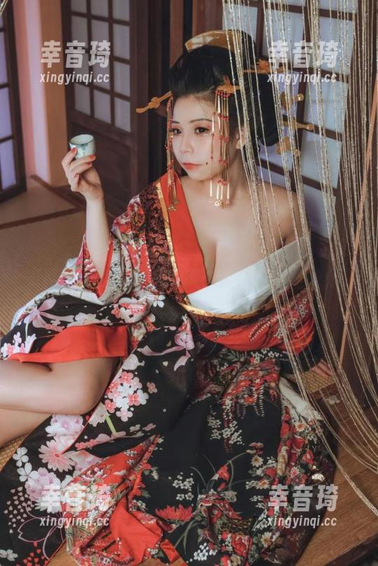 无颜小天使wy的OL风格：职场也能如此...