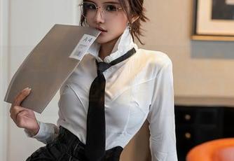 星颜社 – 王婉悠Queen的圣诞合集——抱歉，想效仿，但我只有啤酒和薯片！