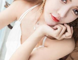 果团网 – 莫雅淇全套出击：谁说浴室不能这么玩？