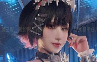 作品中的桜满三时，她的同人礼服似乎有种魔力，让我忍不住多看几眼。