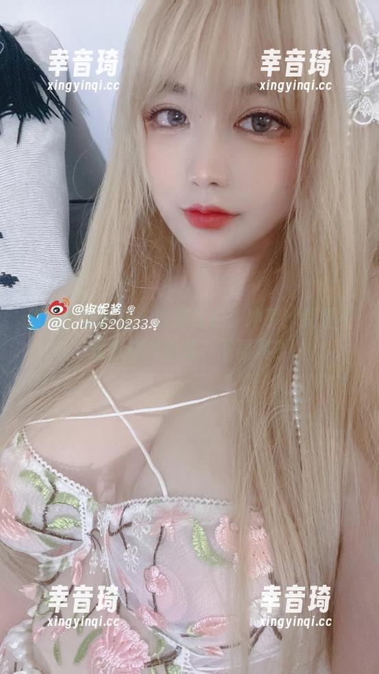 清纯套图精选，椒妮佐仁：冲了！我是不是也应该尝试一下面具？