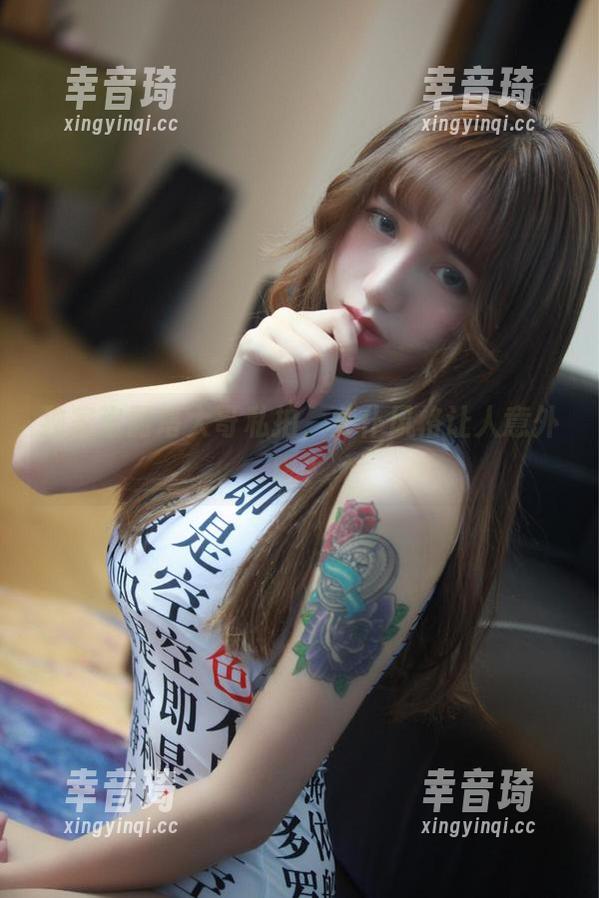 独家洛丽塔大哥私拍，女仆风格让人意外吧？