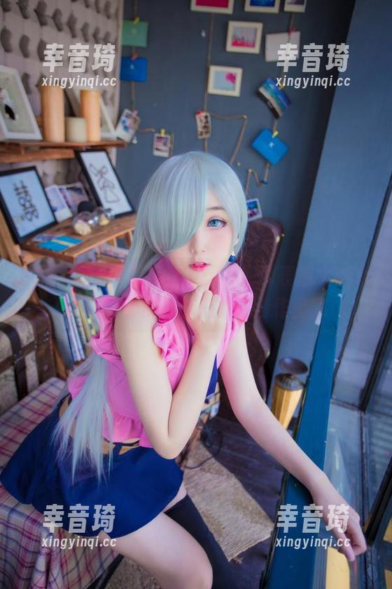 伊丽莎白·里昂妮丝？等等，那表情太魅惑了！快看浅野菌子的高清作品集