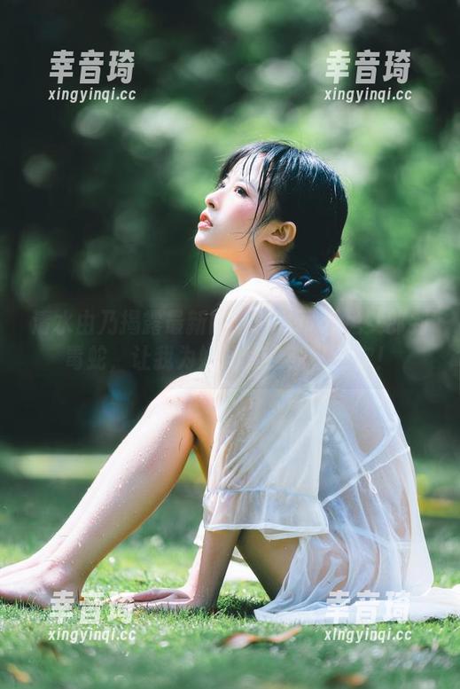 清水由乃揭露最新图集：从可爱兔女郎到毒蛇，让我为她的变身鼓掌一次！