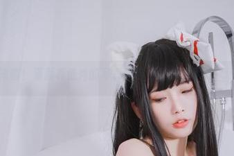 夏天终于来临！清颜真德秀的写真图包，开启无尽的广场舞想象。
