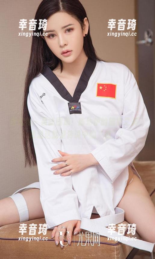 爱尤物 - 最新图册！陈幼伊的旗袍之美，难道这就是传说中的“值”？