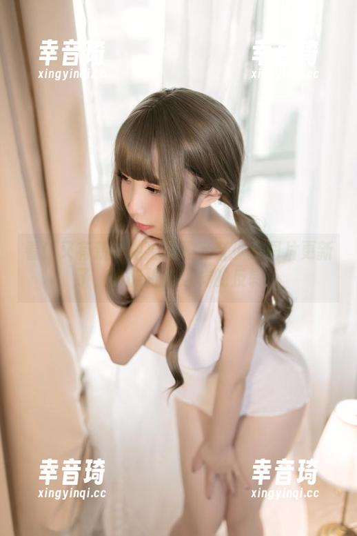 看！又有新鲜的猫田圣奈奈少女图片更新了，谁能抵挡这样的反转！