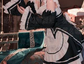 白莉爱吃巧克力的新篇章，爱蜜莉雅作品集更新，哇，那双眼睛总是那么吸引人，真想多看会儿。