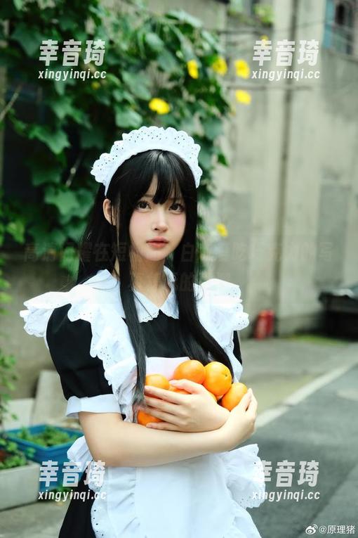 高清闪耀在短裙间，白莉爱吃巧克力的写真集玩的真溜