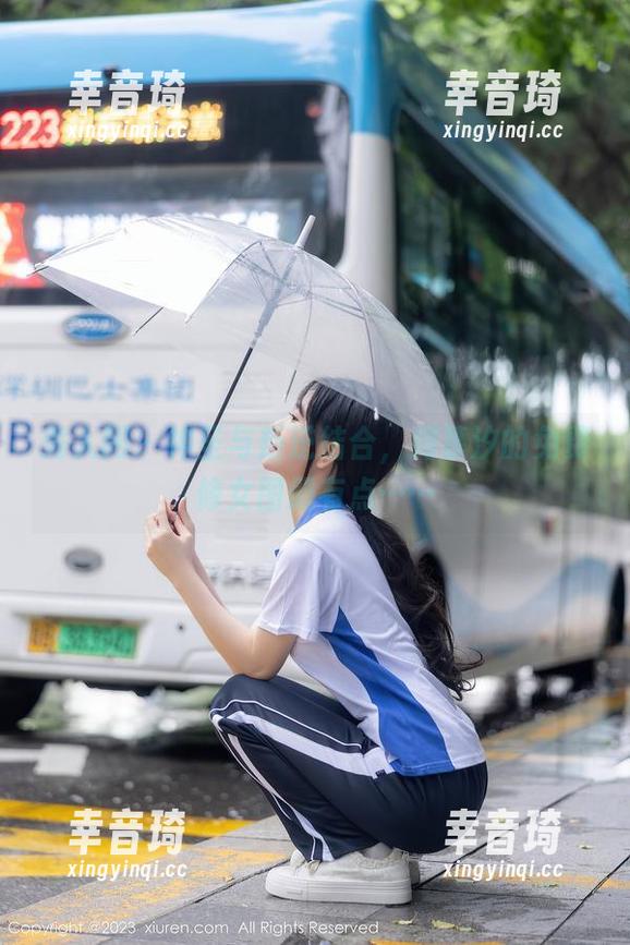 秀人网 - 神圣与叛逆结合，周慕汐的免费修女图册有点……
